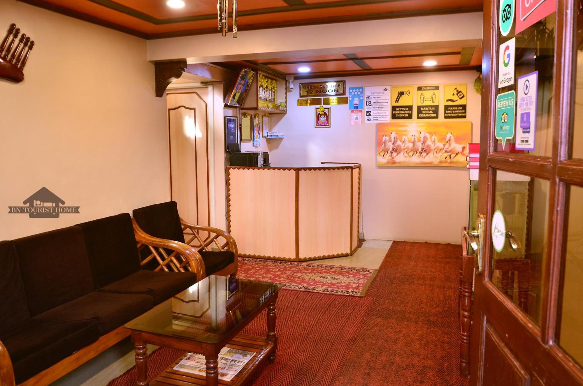 Bn Tourist Home Ooty Esterno foto