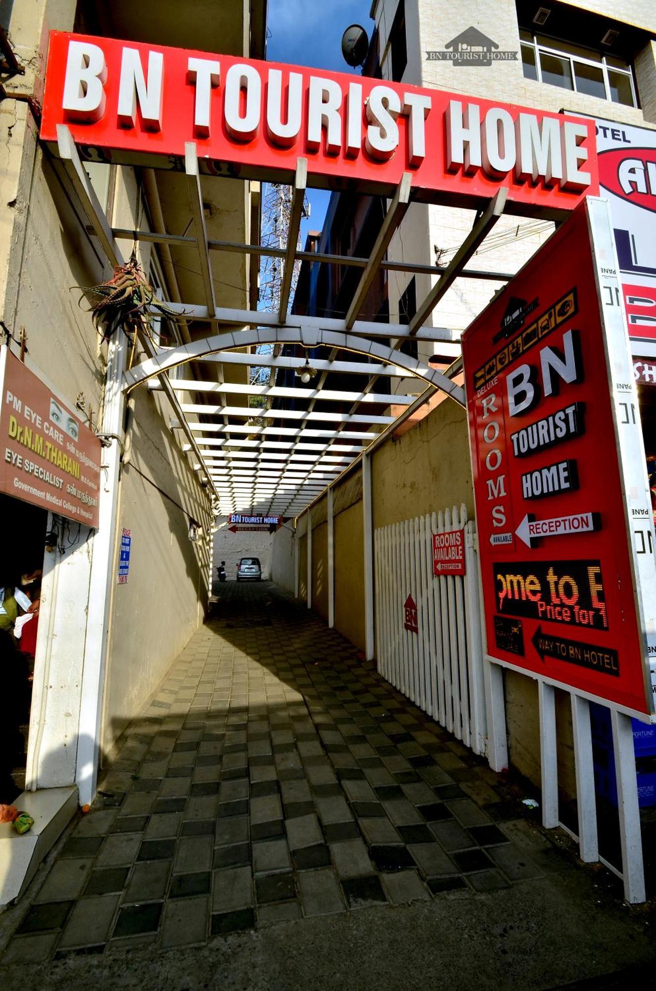 Bn Tourist Home Ooty Esterno foto