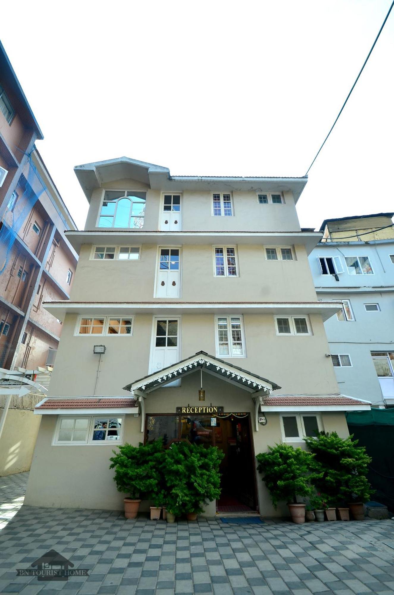 Bn Tourist Home Ooty Esterno foto